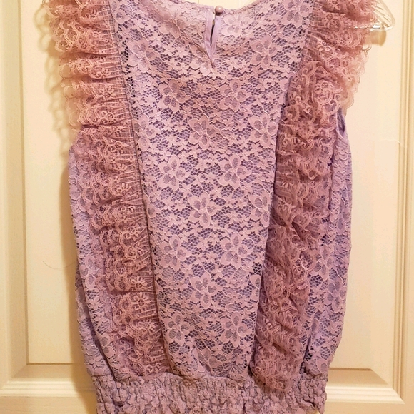 Lavender sleeveless lace top - Picture 3 of 4
